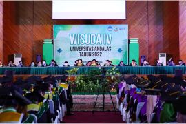 Ini pesan Rektor Unand kepada lulusan wisuda IV 2022