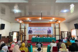 Legislator Ade Rezki minta masyarakat lebih selektif dalam memilih produk alat kesehatan