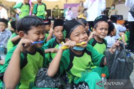 Sikat gigi massal di Jombang