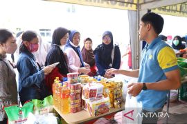 Pemkot Tengerang minta penerima BLT belanja di bazar sembako murah