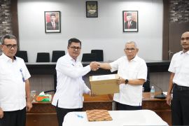 145 berkas arsip statis DPRA diserahkan ke Pemerintah Aceh