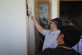 Sebanyak 21 KK warga Dusun Ngolakan-Kediri sudah nikmati listrik