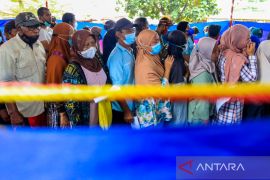 Penyaluran BLT BBM di Indramayu