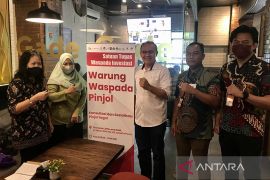 Pinjol ilegal masih marak, OJK diminta hati-hati cabut moratorium