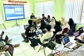 Puluhan pelaku UMKM dapat pelatihan digital marketing