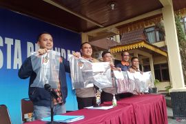 Polisi simpulkan mayat wanita di DPRD Riau karena gantung diri