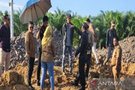 Bupati Kotabaru tinjau pembangunan jalan menuju Rumah Sakit Sengayam