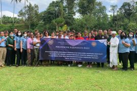 Prodi MAH Poltepar Bali adakan Pelatihan Penyusunan Laporan Keuangan di Desa Wisata Pinge