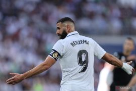 Karim Benzema dipastikan tidak main saat Real Madrid lawan Atletico Madrid