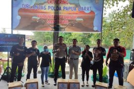 Ditlantas Polda Papua Barat sosialisasi keselamatan berlalu lintas