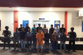 Polisi gerebek penampungan calon PMI
