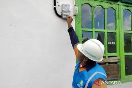 Terang Benderang Siang Malam! Desa Terpencil di Kepulauan Maluku Kini Dilistriki PLN 24 Jam
