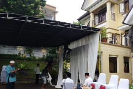 Jenazah Azyumardi Azra dimakamkan di TMP Kalibata