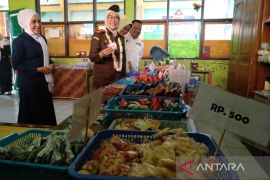 Kantin Kejujuran Kejari Garut bentuk karakter siswa jujur