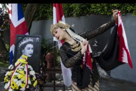 Seniman beri penghormatan Ratu Elizabeth II dengan tarian