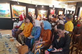 Kowani pushes women painters to keep producing artworks