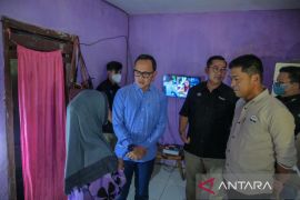 Pemkot Bogor bagikan 16.336 Set Top Box kepada warga kurang mampu
