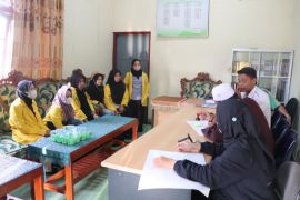 Mahasiswa ULM wujudkan Kampus Merdeka di pesantren binaan Adaro