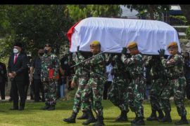 Jenazah Ketua Dewan Pers Azyumardi Azra dimakamkan