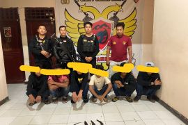 Bawa panah sampai belati, dua kelompok remaja diamankan