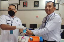 Pegawai Lapas Kelas II B Payakumbuh ikuti tes urine