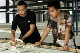 Solo luncurkan sepatu berdesain batik