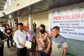 PT Pos targetkan penyaluran BLT BBM kepada 5.000 KPM per hari di Kepri