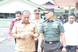 Danrem 031/Wirabima tinjau donor darah di Inhu