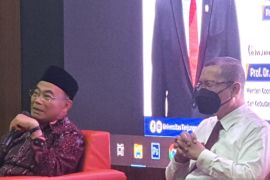Minister supports internet signal improvement in W Kalimantan border