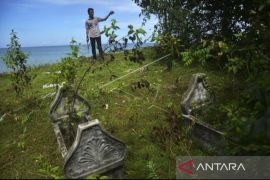 Puluhan makam di dua dusun Takalar Sulsel rusak diterjang abrasi