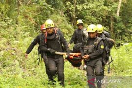 Latihan SAR hutan gunung guna tingkatkan kemampuan navigasi darat rescuer