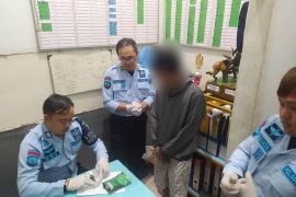 Petugas gagalkan penyelundupan paket di diduga ganja  ke Lapas Pagaralam