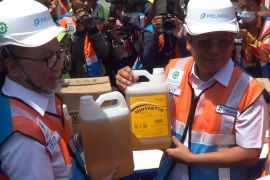 Trade Minister sends affordable cooking oil to North Maluku