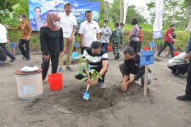 Kementan melakukan Gerakan Tanam Kopi di lereng Merapi Sleman