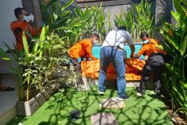 Tim Polresta Denpasar temukan WNA Kanada meninggal di kolam renang