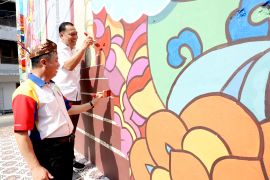 Kawasan Kya-Kya Surabaya dicat nuansa pecinan