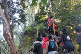 Evakuasi Pendaki Di Gunung Popalia