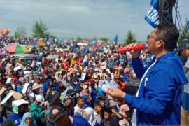 Diikuti ribuan orang, Jalan santai HUT PAN ke-24 birukan pantai Padang