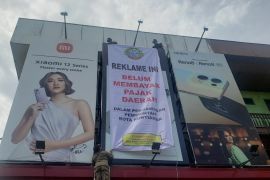 34 titik reklame disegel karena tidak bayar pajak