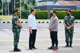 Jokowi visits SE Sulawesi, N Maluku to review social aid distribution