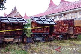 Polres Solok Selatan mendalami temuan kayu tak bertuan di Jujutan