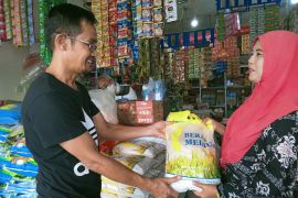 Lebih murah Rp1.500, permintaan beras Bulog meningkat di Pasar Pekanbaru