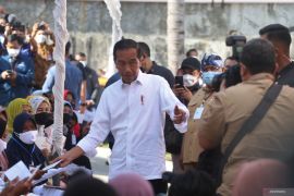 JOKOWI SAMPAIKAN REALISASI BSU DAN BLT BBM Page 2 Small