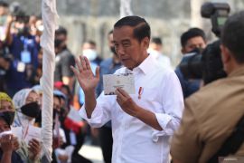 Presiden Jokowi sebut bansos akan ditambah jika APBN berlebih