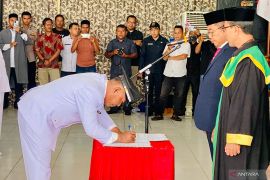 Bupati Aceh Barat ingatkan keuchik jangan poligami, apalagi tinggal stempel di kebun pakis