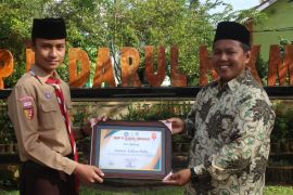 Siswa SMP IT Darul Hikmah raih siswa berprestasi se-Pasbar