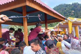 Festival Durian Solok Selatan ditutup dengan bagi-bagi durian gratis (Video)