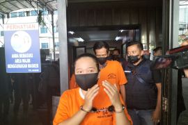 Polisi tangkap putri penyanyi dangdut karena terduga mencuri sepeda motor