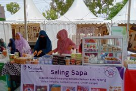 Salimah Padang turut berpartisipasi pada Pameran Produk UKM meriahkan HUT Sumbar