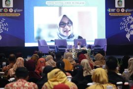 Pemkab Banyuwangi tempatkan perawat dan bidan di setiap desa